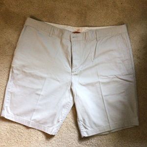 Men’s Dockers shorts, tan, size 44